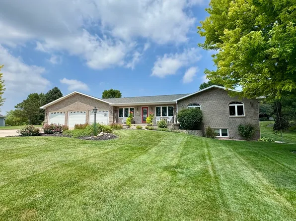 28 Mustang Trl, Kearney, NE 68845