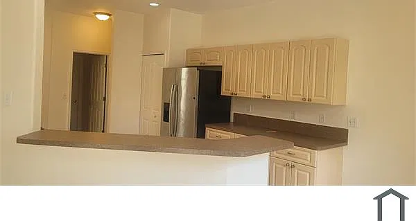 3 bed, 1653 sqft, $3,040 — Photo 3