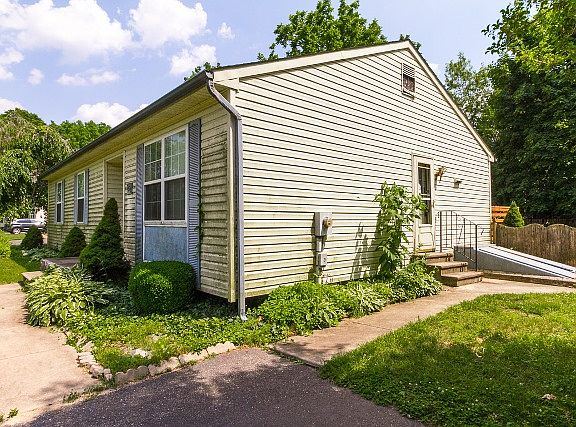 5th image of 751 Cypress Dr
