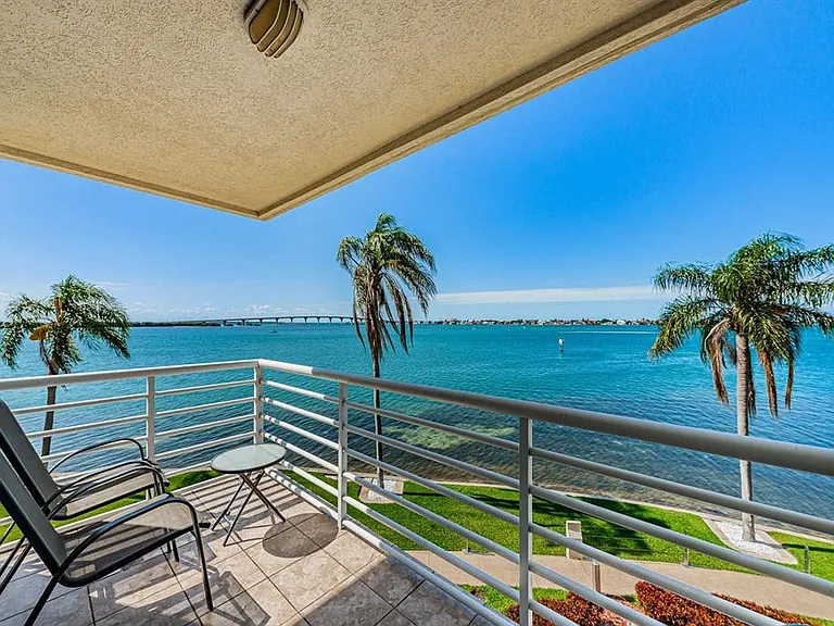 6105 Bahia Del Mar Cir #382 — Photo 20