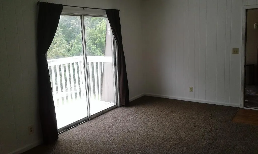150 Mayhew Rd. Ap D1 — Photo 2