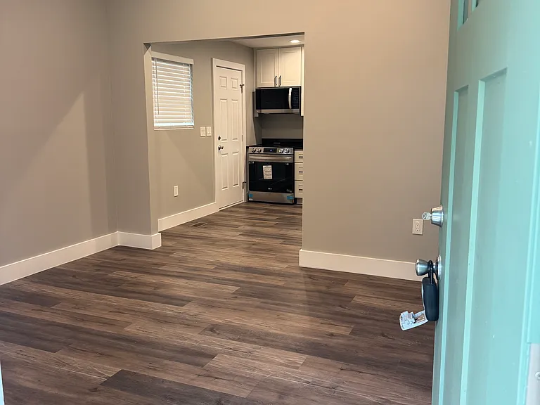 1112 Hightower St — Photo 3