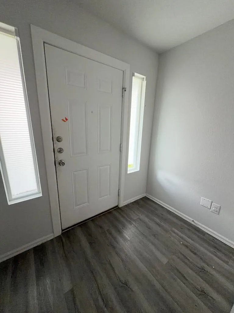 3 bed, 2.5 bath, 1522 sqft, $1,500 — Photo 2