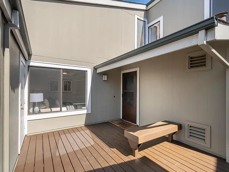3357 Los Prados St — Photo 3