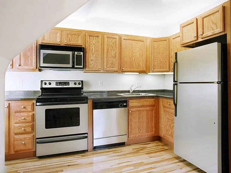 6018 Walnut St #3 — Photo 2