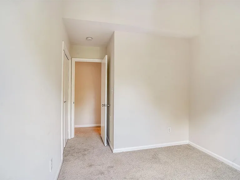 8830 Thomas Lea Ter — Photo 34