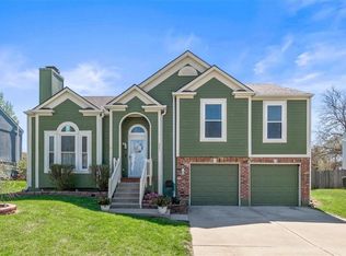 2541 SE Kimbrough Ln, Lees Summit, MO 64063