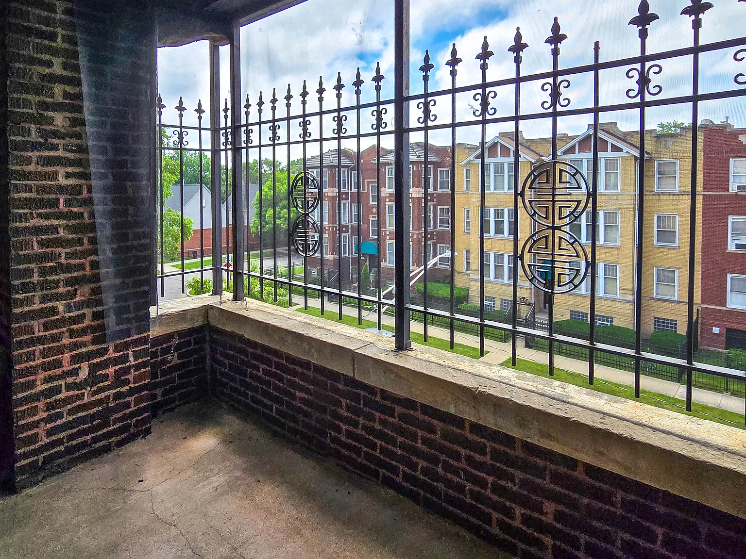 3 bed, 1800 sqft, $1,550 — Photo 3