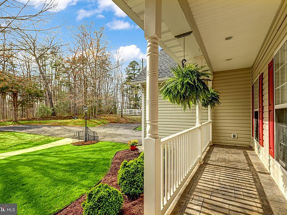 5th image of 56 Coakley Ln