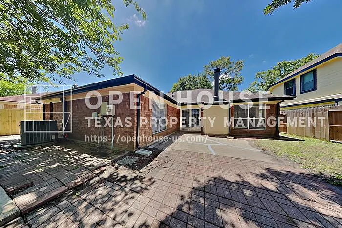 2314 Pebbledowne Cir — Photo 21