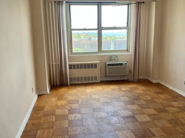 35 Seacoast Ter APT 10E, Brooklyn, NY 11235