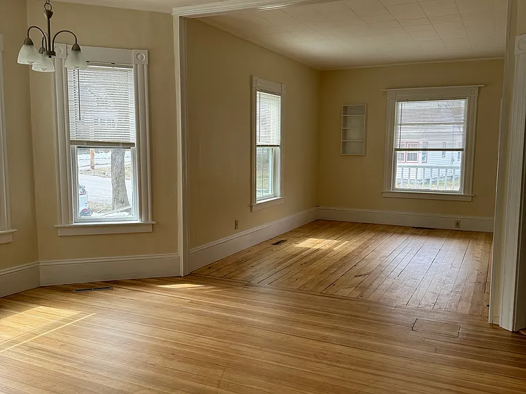 5 Pleasant St #1 — Photo 4