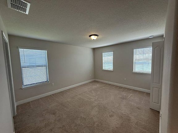 5th image of 149 Angelas Ave