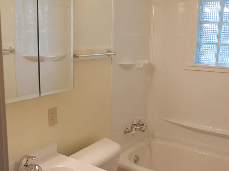 16 Olive Ct — Photo 4