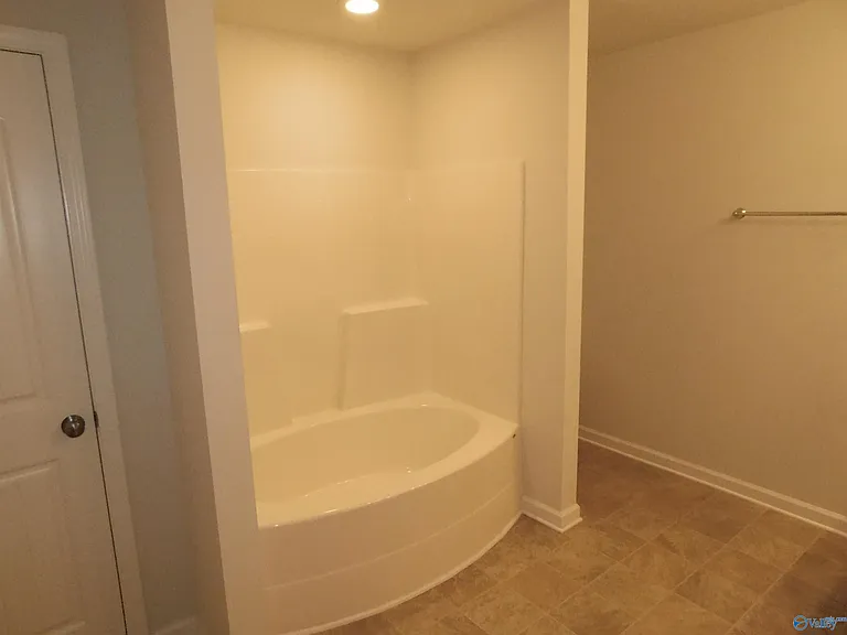 136 Winstead Cir — Photo 17