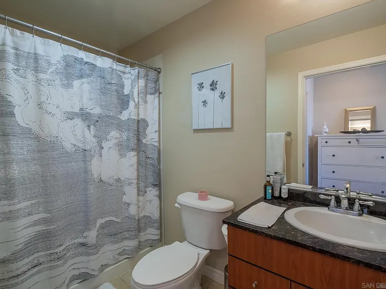 300 W Beech St #1601 — Photo 19