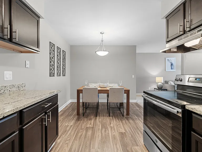 Dining Area at Lakeside Village Apartments, Clinton Township, MI, 48038