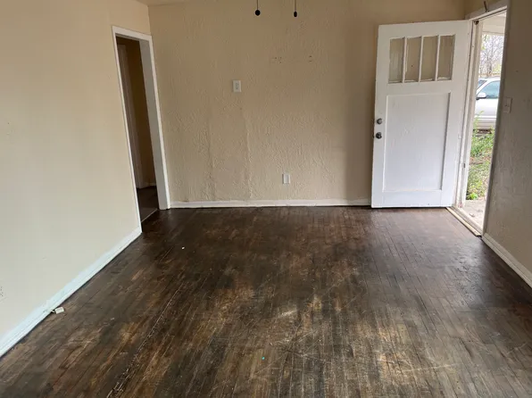708 W 5th St, Ada, OK 74820