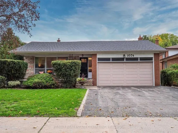 3574 Golden Orchard Dr, Mississauga, ON L4Y 3H8