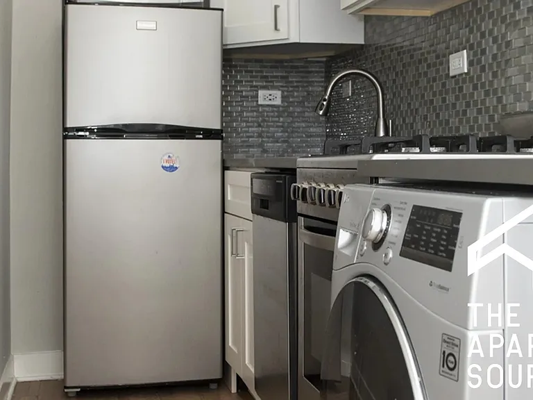 511 W Belmont Ave #2 — Photo 1
