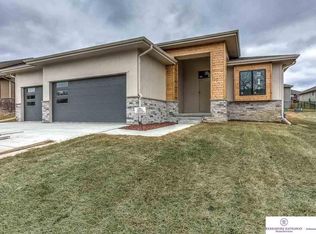 1707 S 211 St, Elkhorn, NE 68022