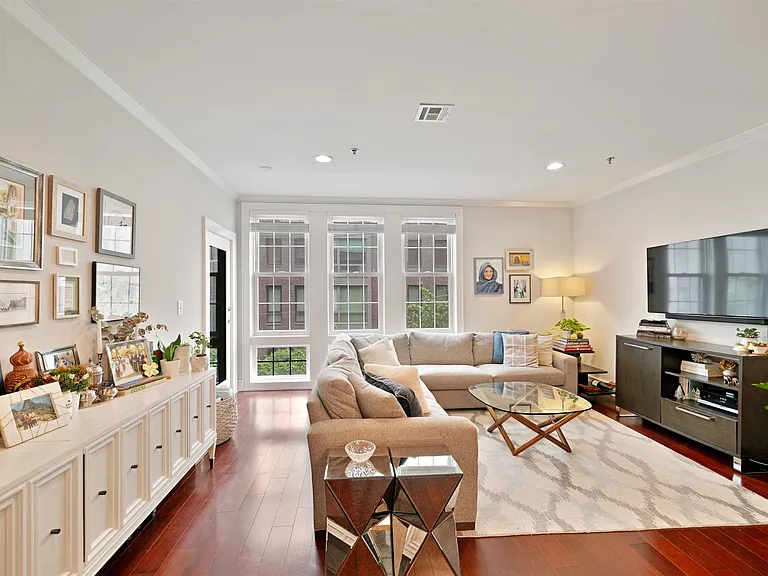 830 Monroe St #3G — Photo 2