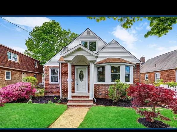 47 Fendale St, Franklin Square, NY 11010
