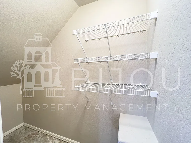 7661 Silver Larch Point — Photo 11
