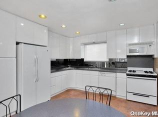 163 Bennett St, Oceanside, NY 11572