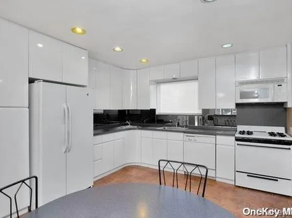 163 Bennett Street, Oceanside, NY 11572