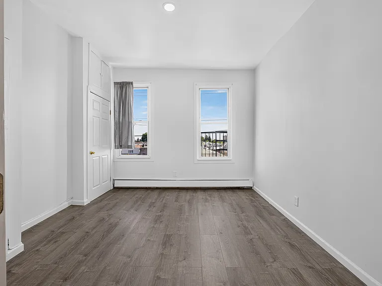 413 70th St #5 — Photo 23