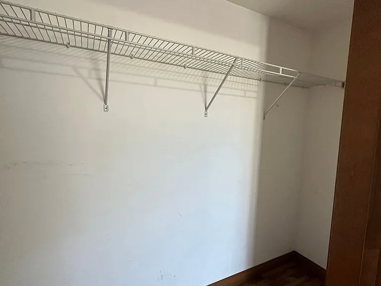 Beautiful Apartment Near Campus — Photo 6