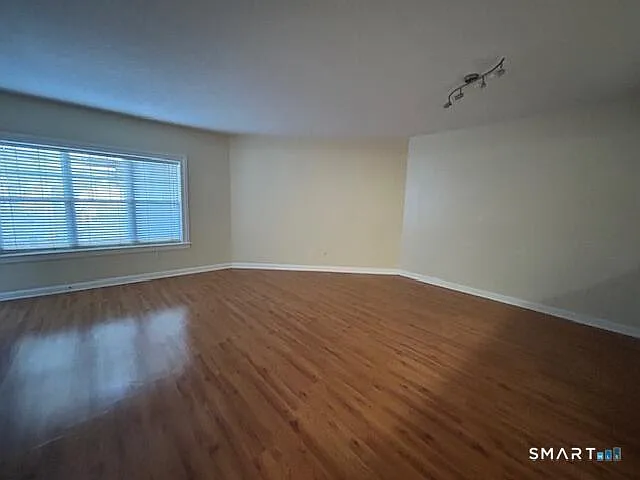 488 Bedford St #423 — Photo 16