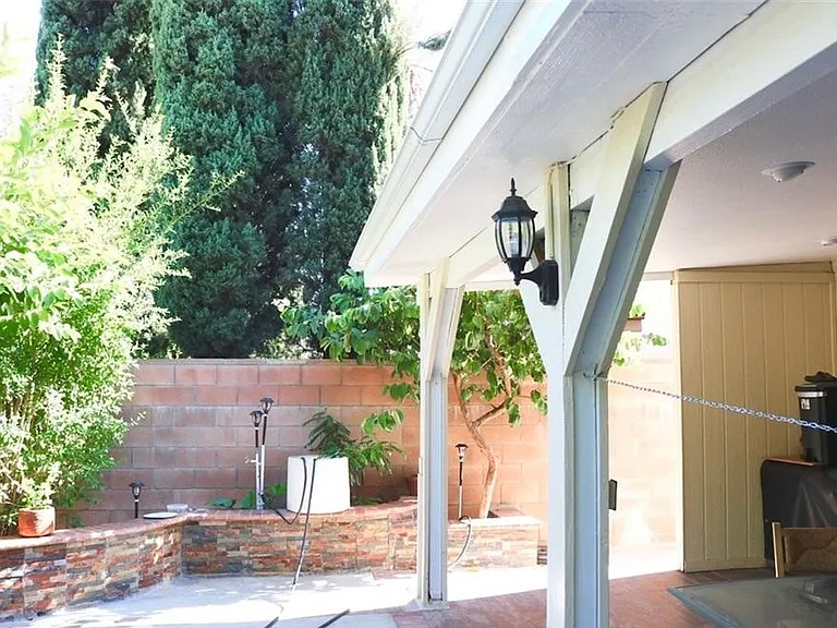 10638 Balcom Ave — Photo 13