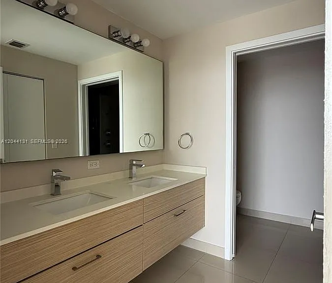 600 NE 27th St #802 — Photo 15