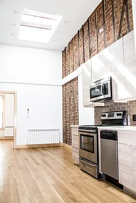 Rented by EXR | media 26