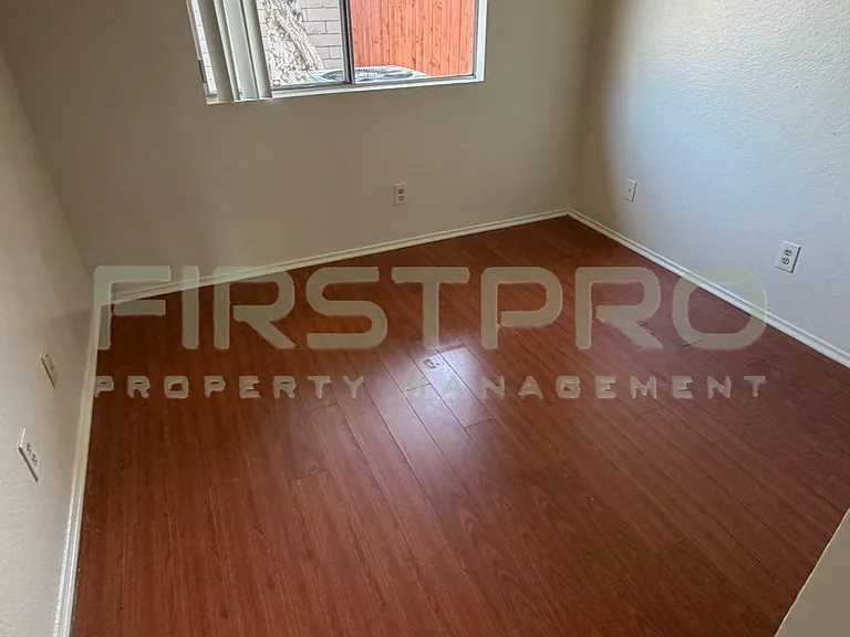 16824 Holly Dr #8 — Photo 3