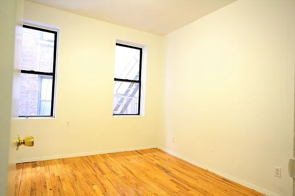 Rented by Dynamik Realty | media 16