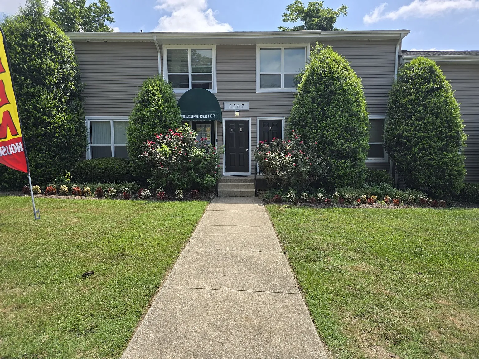 2 bed, 800 sqft, $1,095 — Photo 1
