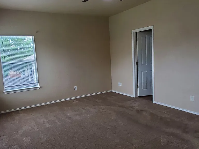 6703 Foster Flds — Photo 11