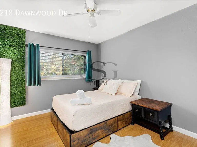 8218 Dawnwood Dr — Photo 24