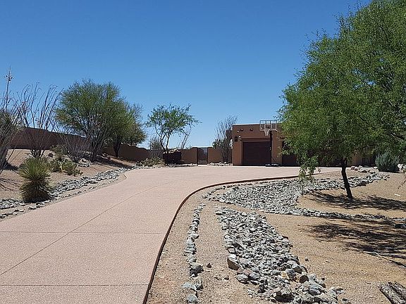 Aggregate concrete driveway