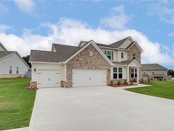3rd image of 105 Arabella Pkwy