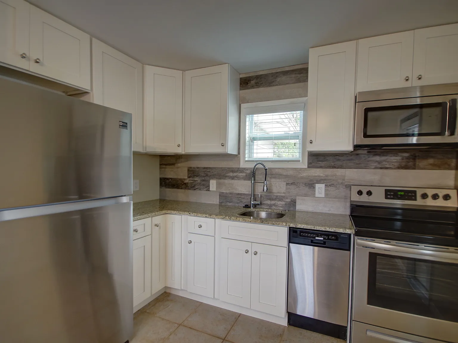 2 bed, 1120 sqft, $2,195 — Photo 4