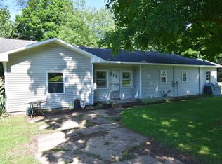 325 Dallas St, Colon, MI 49040