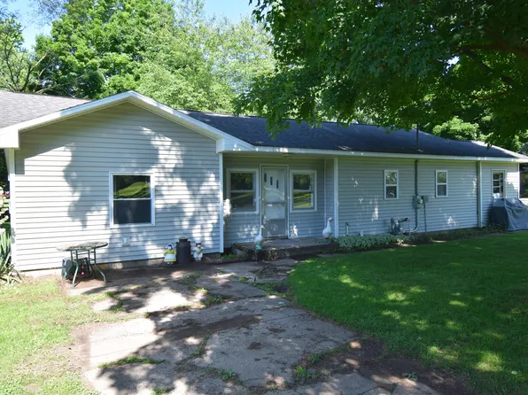 325 Dallas St, Colon, MI 49040