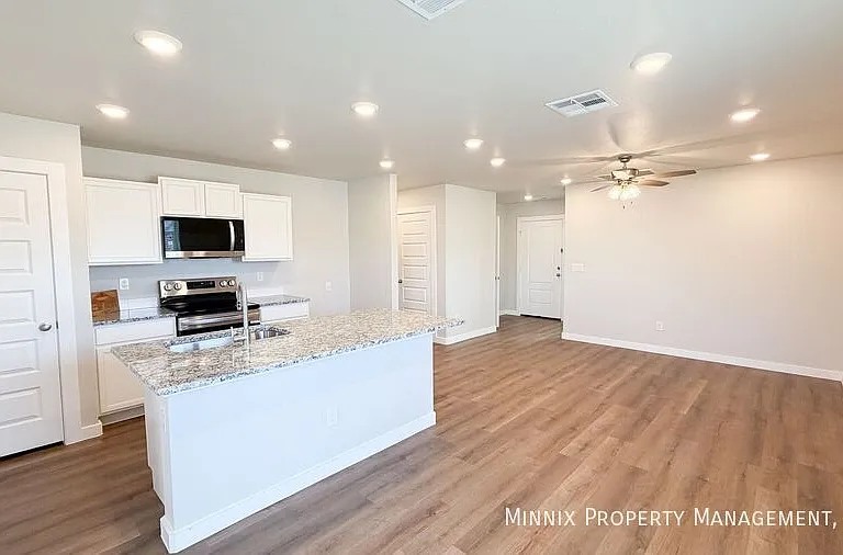 14501 Avenue R — Photo 2