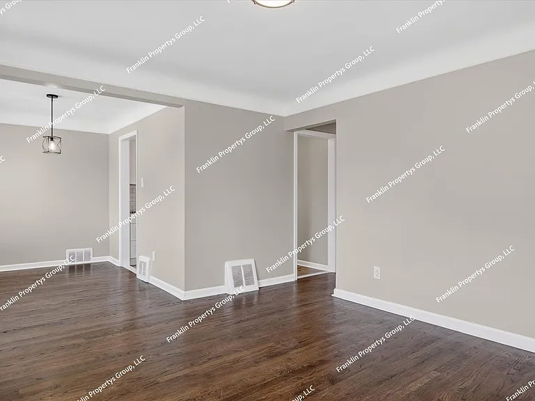 18500 Archdale St — Photo 7