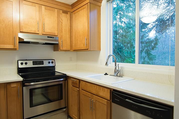 Timberlee Apartments - 5131 SW 38th Pl Portland OR | Zillow