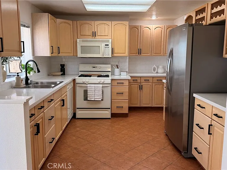 40166 La Cota Dr — Photo 3